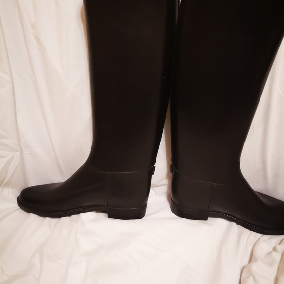 Boots - Picture 4 of 5